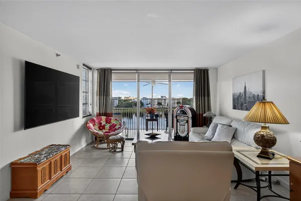 $264,999 | 2900 North Course Drive, Unit 607, Pompano Beach, FL 33069