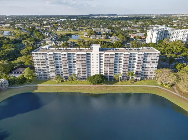 $264,999 | 2900 North Course Drive, Unit 607, Pompano Beach, FL 33069