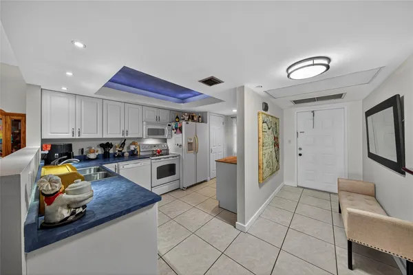 $264,999 | 2900 North Course Drive, Unit 607, Pompano Beach, FL 33069