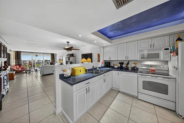 $264,999 | 2900 North Course Drive, Unit 607, Pompano Beach, FL 33069