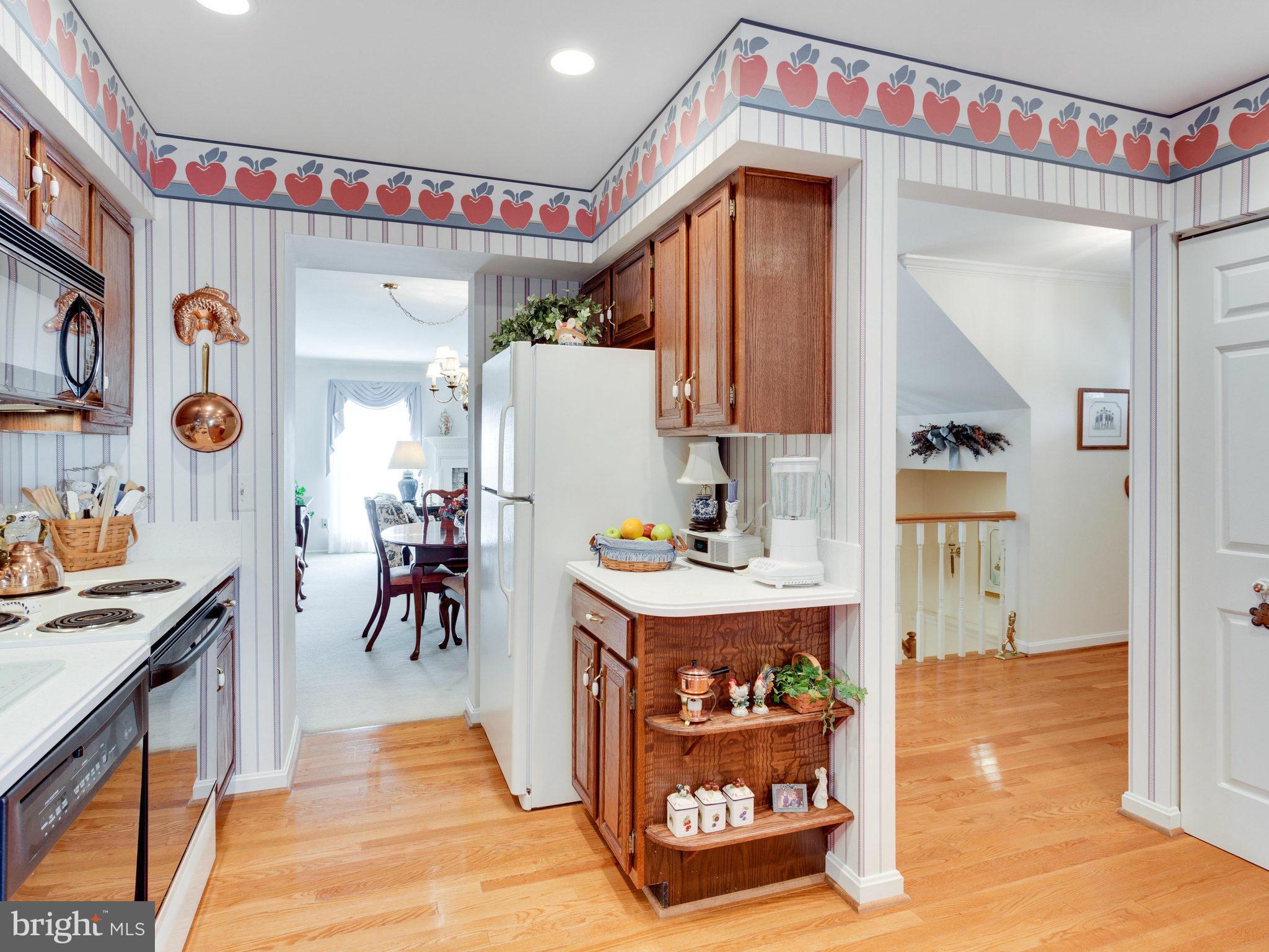 5929 Powell's Landing Road Burke, VA 22015 - Photo 15 of 30 Kitchen