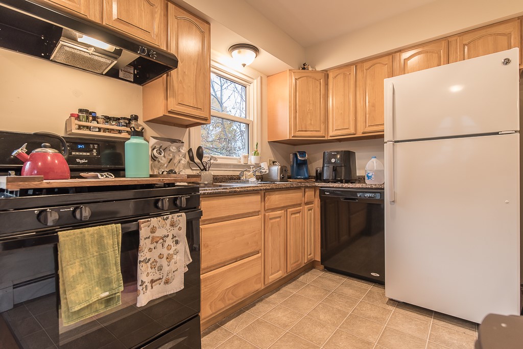 6 Weathervane Way Westerly, RI 02808 - Photo 12 of 28 Gallery Image 12