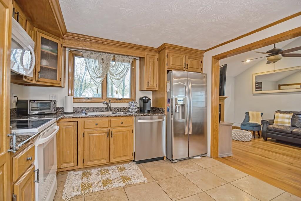 33 Packard Road Stoughton, MA 02072 - Photo 11 of 41 Gallery Image 11