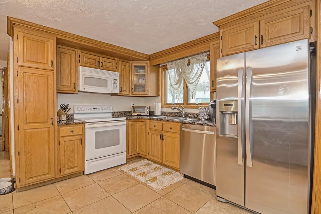 33 Packard Road Stoughton, MA 02072 - Photo 12 of 41 Gallery Image 12