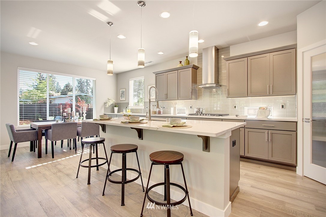 935 South 49th Street Renton, WA 98055 - Photo 5 of 22