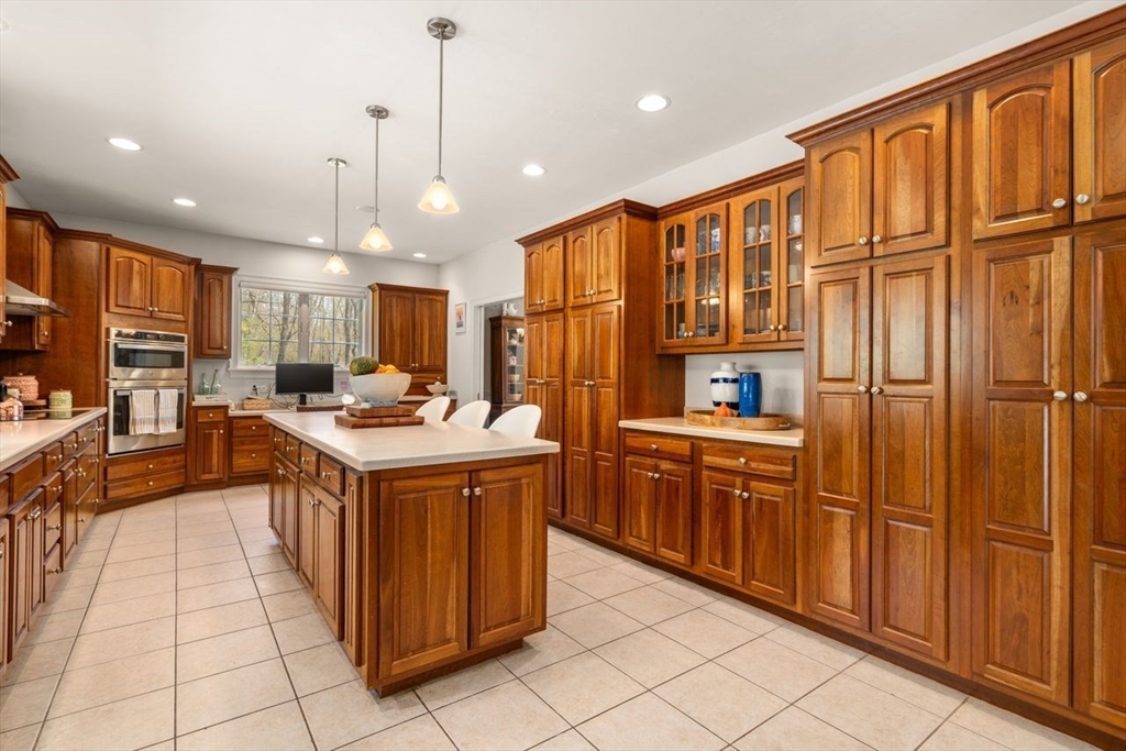 66 Hutchinson Road Sutton, MA 01590 - Photo 4 of 42 Gallery Image 4