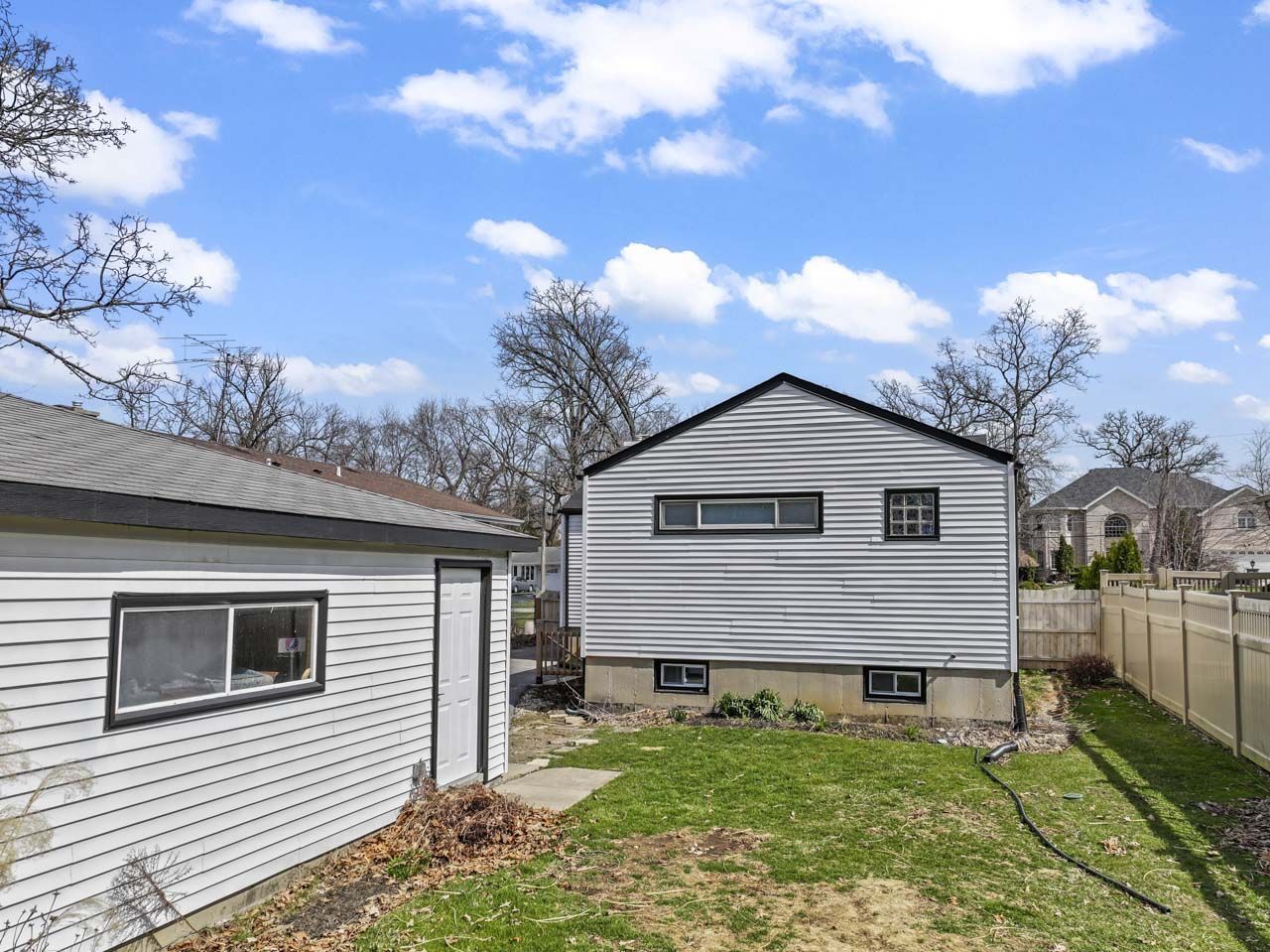 348 Shady Lane Elmhurst, IL 60126 - Photo 27 of 32