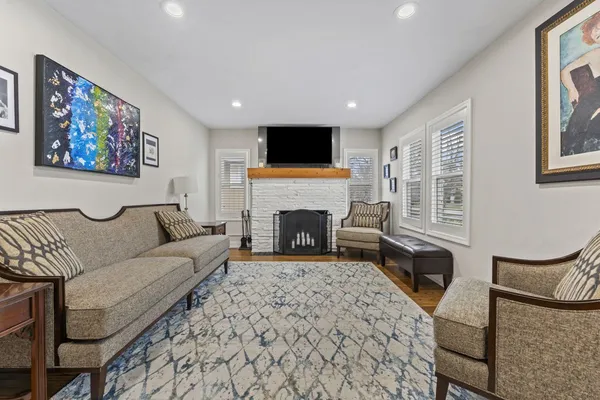 $639,000 | 348 Shady Lane, Elmhurst, IL 60126