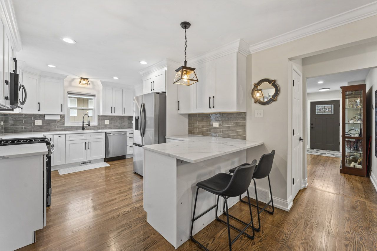 348 Shady Lane Elmhurst, IL 60126 - Photo 9 of 32