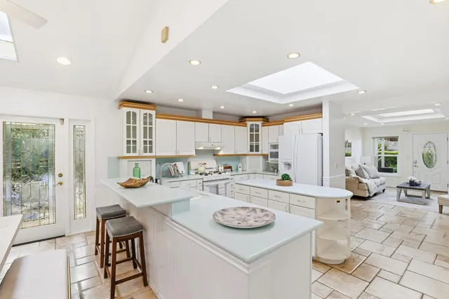 $1,249,000 | 5 Hibbert Court, Pacifica, CA 94044