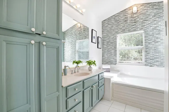 $1,249,000 | 5 Hibbert Court, Pacifica, CA 94044