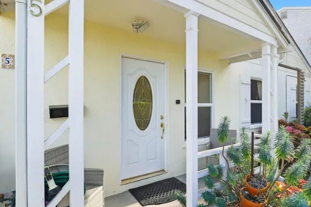 $1,249,000 | 5 Hibbert Court, Pacifica, CA 94044