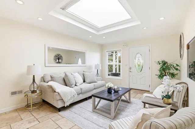 $1,249,000 | 5 Hibbert Court, Pacifica, CA 94044