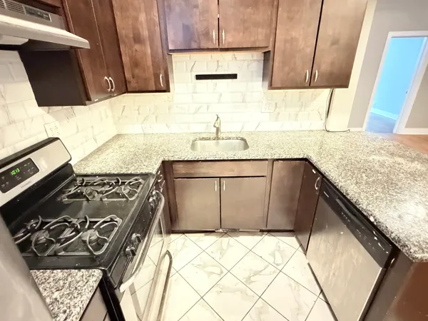 $2,200 | 3155 West Augusta Boulevard, Unit G, Chicago, IL 60622