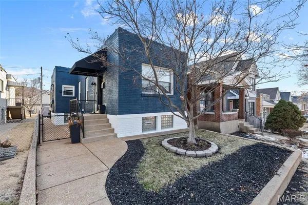 $299,000 | 5510 Botanical Avenue, St. Louis, MO 63110