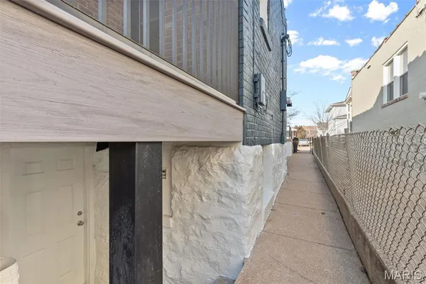 $299,000 | 5510 Botanical Avenue, St. Louis, MO 63110