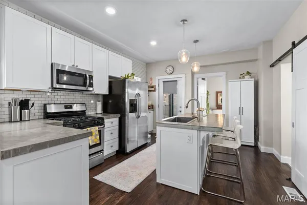 $299,000 | 5510 Botanical Avenue, St. Louis, MO 63110