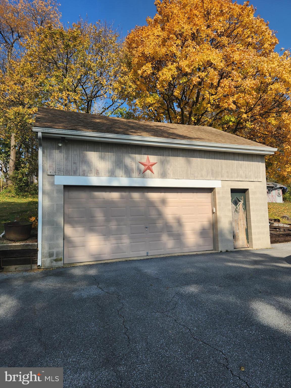 827 Disston View Drive Lititz, PA 17543 - Photo 7 of 10