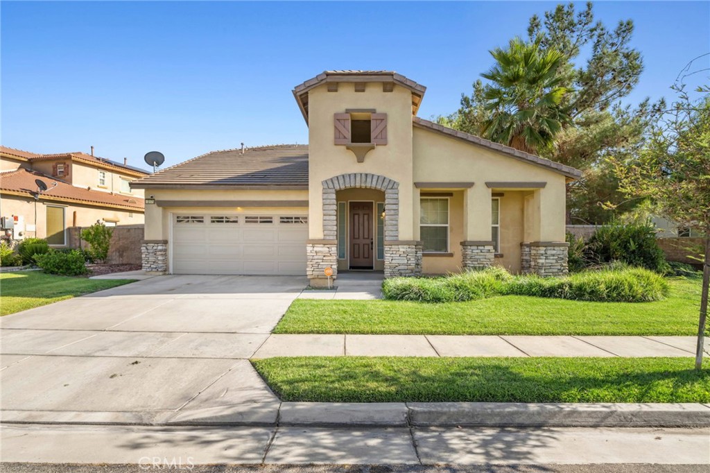 3175 Sand Pine Trail Hemet, CA 92545 - Photo 1 of 31 a front view of a house with a yard