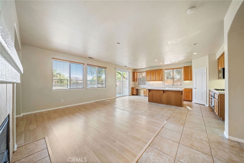 3175 Sand Pine Trail Hemet, CA 92545 - Photo 6 of 31 a view of an empty room with a window