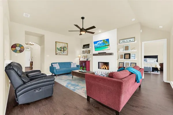 $300,000 | 618 Tumbleweed Drive, Forney, TX 75126