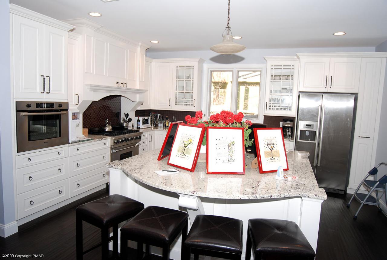 21 Red Spruce Road Pocono Pines, PA 18350 - Photo 2 of 5 kitchen