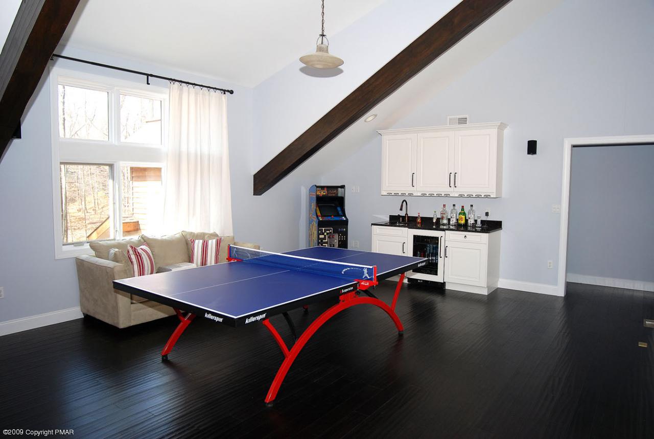 21 Red Spruce Road Pocono Pines, PA 18350 - Photo 4 of 5 LOFT