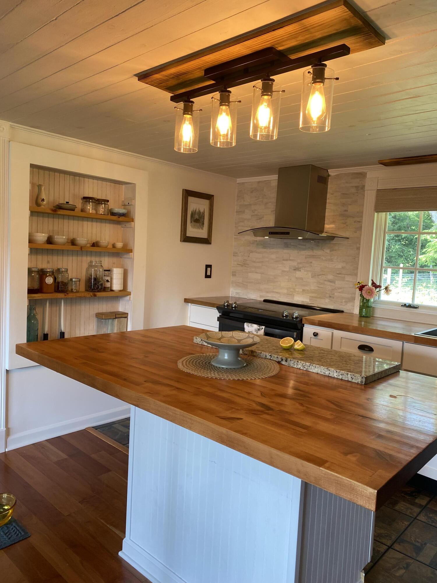 247 Wiley Road Naples, ME 04055 - Photo 16 of 64 Kitchen
