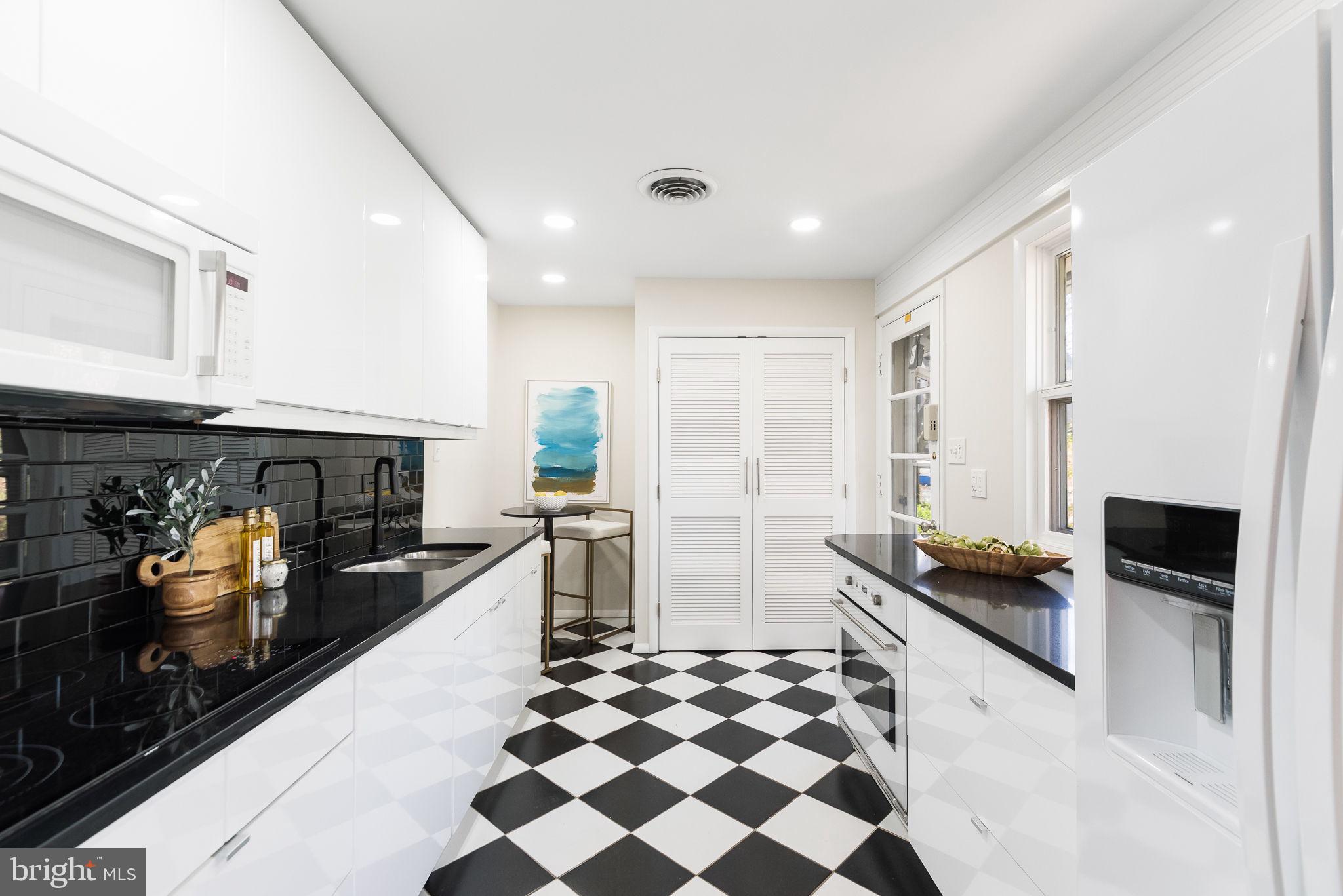 3701 Husted Drive Chevy Chase, MD 20815 - Photo 20 of 60