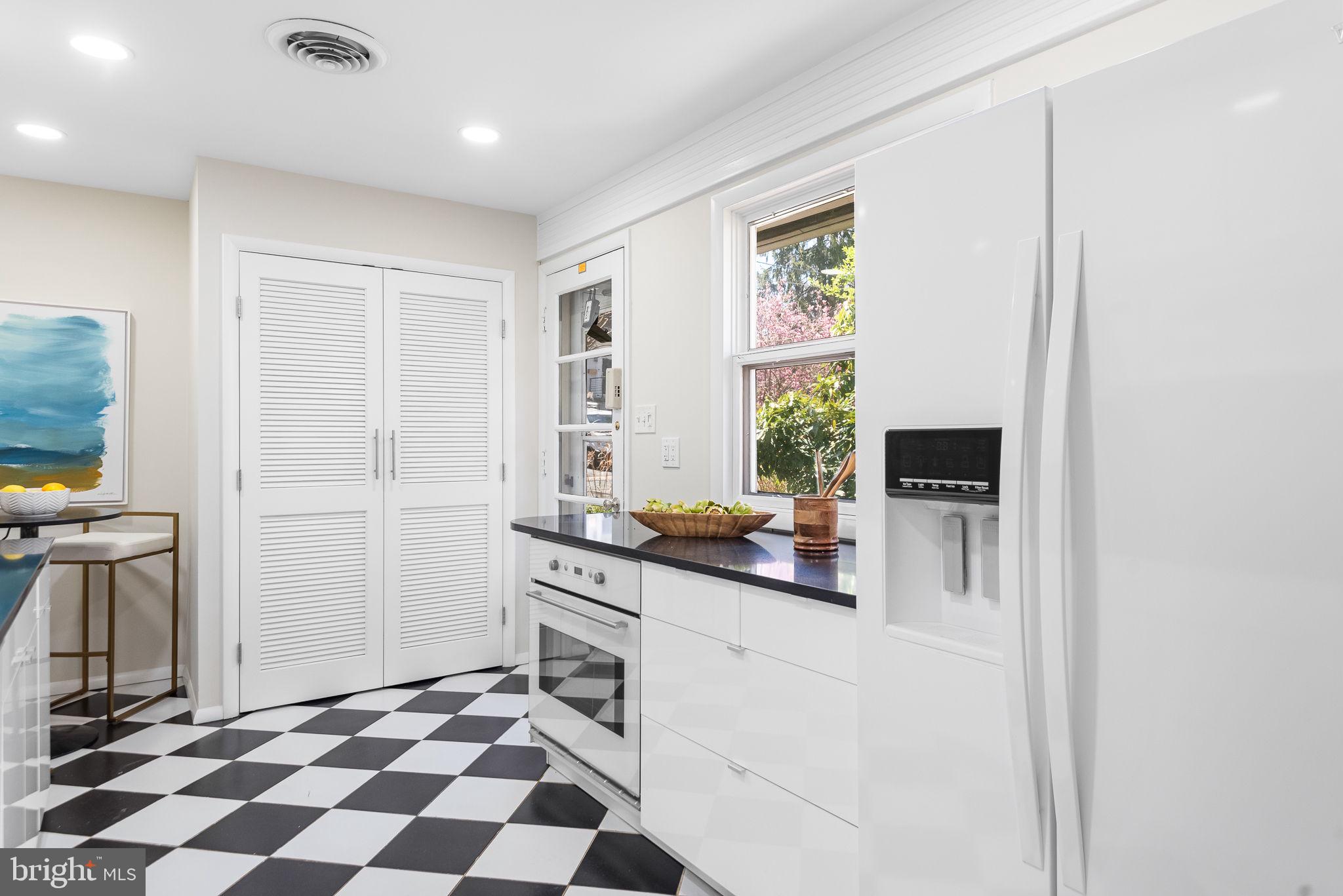 3701 Husted Drive Chevy Chase, MD 20815 - Photo 26 of 60