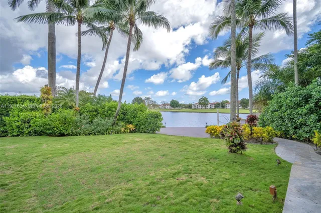 $4,995,000 | 2941 Fairway Drive, Hollywood, FL 33021