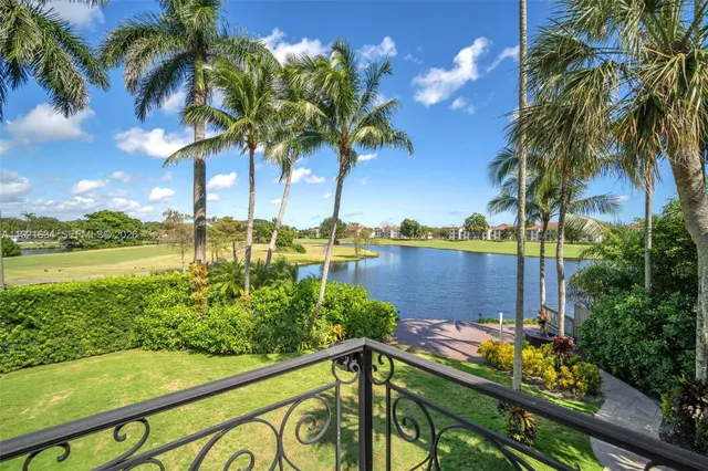 $4,995,000 | 2941 Fairway Drive, Hollywood, FL 33021