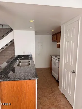 $2,575 | 1156 Chalmette Avenue, Ventura, CA 93003