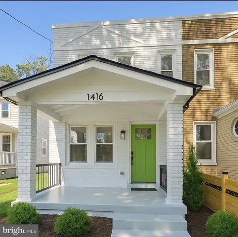 a view of a building entryway