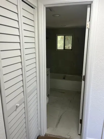 $1,900 | 648 West 10th Street, Riviera Beach, FL 33404