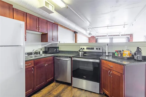 $169,900 | 700 Broadway Boulevard, Unit 509, Kansas City, MO 64105