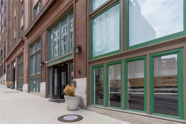 $169,900 | 700 Broadway Boulevard, Unit 509, Kansas City, MO 64105