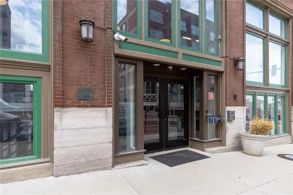 $169,900 | 700 Broadway Boulevard, Unit 509, Kansas City, MO 64105