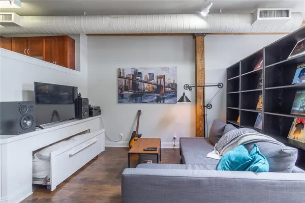 $169,900 | 700 Broadway Boulevard, Unit 509, Kansas City, MO 64105