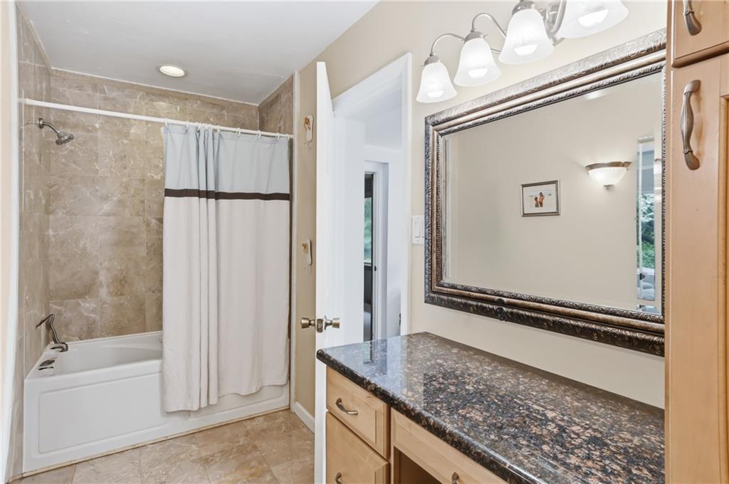 401 Robertson Road Hermitage, PA 16148 - Photo 12 of 47