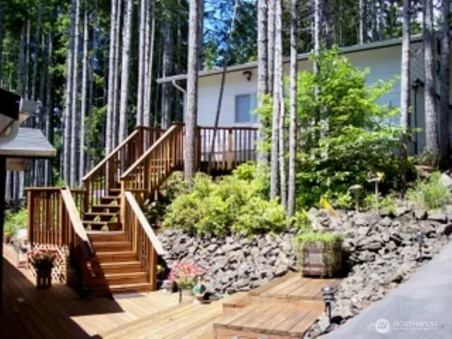 $900,000 | 50 North Beaver Place South, Hoodsport, WA 98548
