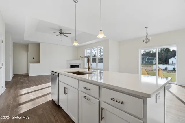 $778,054 | 15 Eastpointe Drive, Wilton, NY 12866