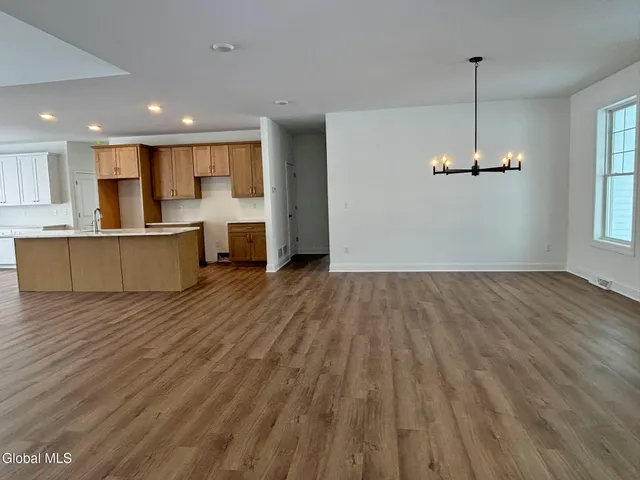 $778,054 | 15 Eastpointe Drive, Wilton, NY 12866