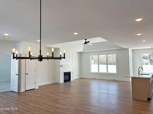 $778,054 | 15 Eastpointe Drive, Wilton, NY 12866