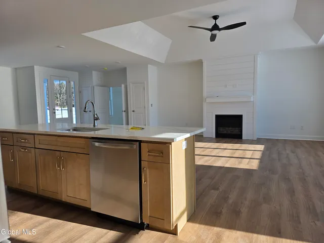 $778,054 | 15 Eastpointe Drive, Wilton, NY 12866