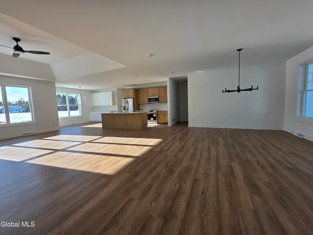 $778,054 | 15 Eastpointe Drive, Wilton, NY 12866