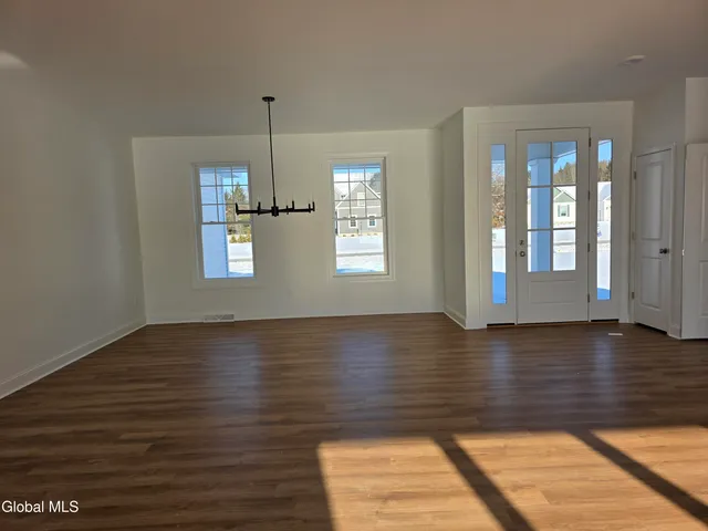 $778,054 | 15 Eastpointe Drive, Wilton, NY 12866