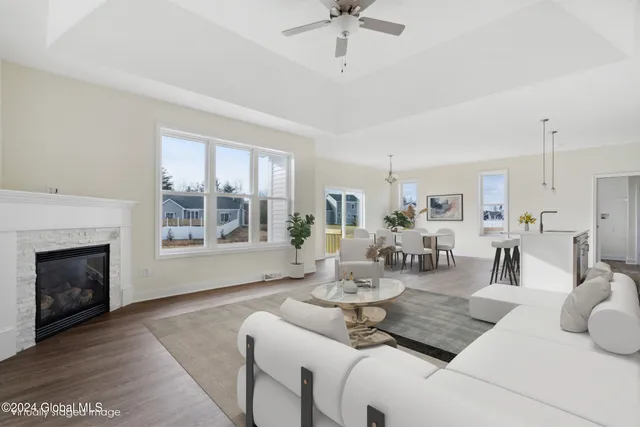 $778,054 | 15 Eastpointe Drive, Wilton, NY 12866