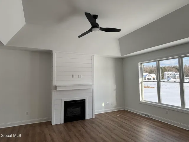 $778,054 | 15 Eastpointe Drive, Wilton, NY 12866