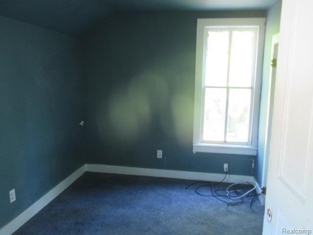 5295 Richfield Road Flint, MI 48506 - Photo 4 of 19 BED 3.jpg